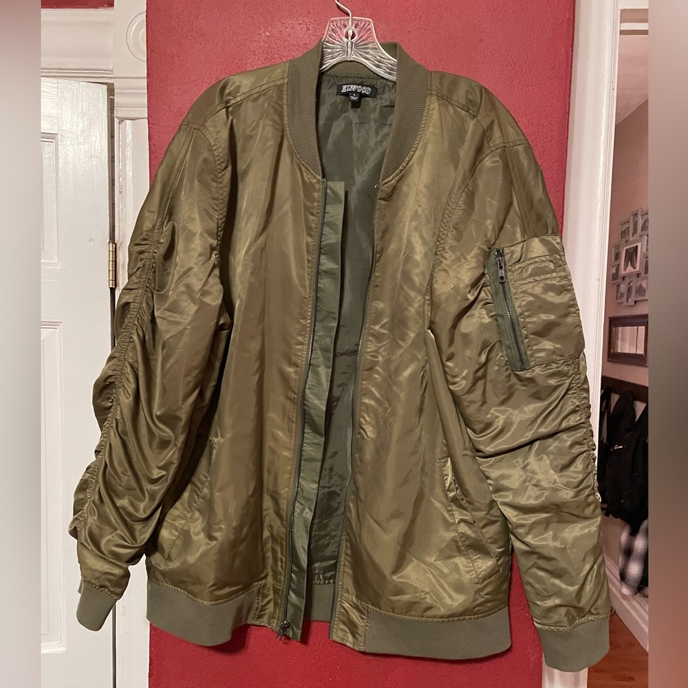 Men’s army green bomber jacket